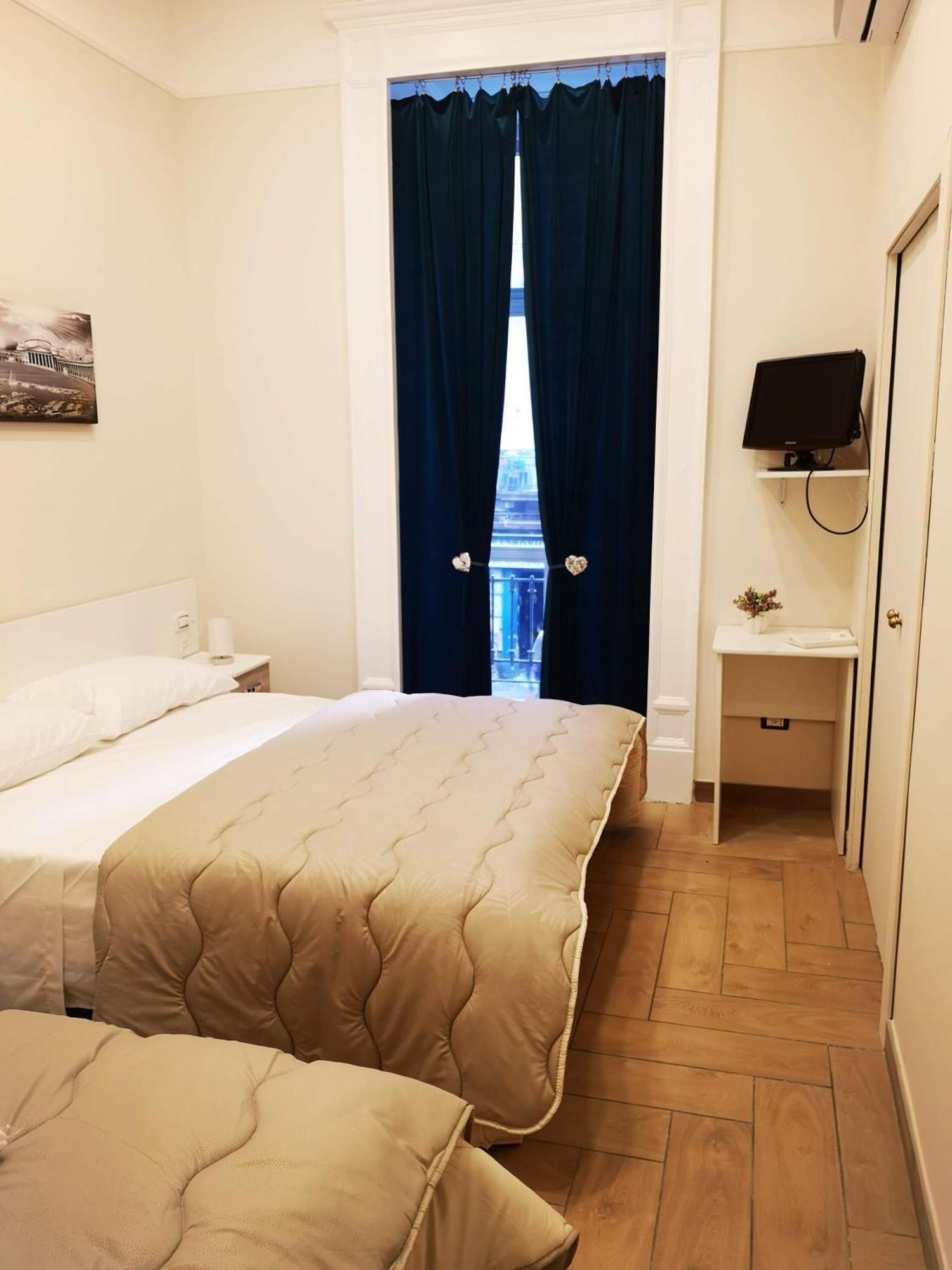 Dimora Ruggiero Hotel Napoli Ngoại thất bức ảnh